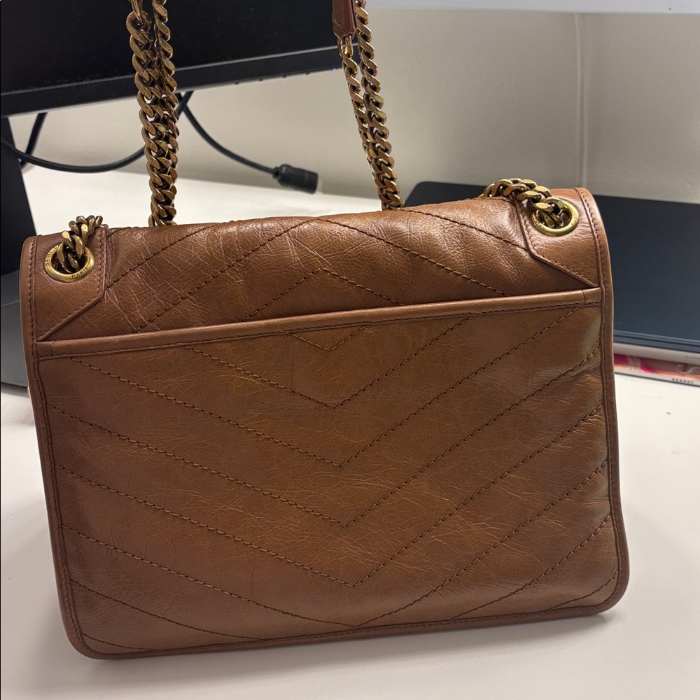 YSL medium Niki Bag in vintage leather - Picture 2 of 7